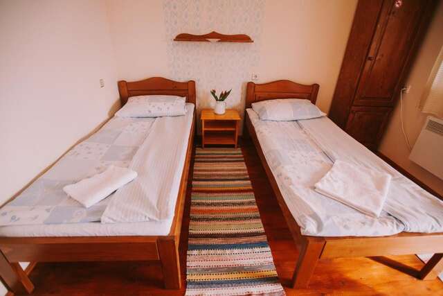 Отели типа «постель и завтрак» Bosnyák Panzió Одорхею-Секуеск-34